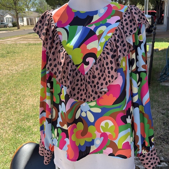 CROSBY by Mollie Burch Tops - NWT Crosby by Mollie Burch Paint the Town Top